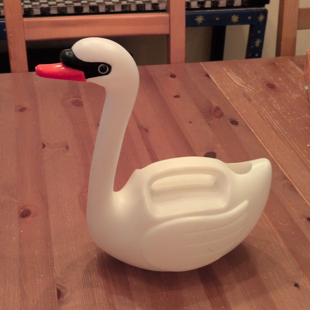 Decorative Swan Watering Can 2.0 L Plastic White/Orange/Black Indoor/Outdoor